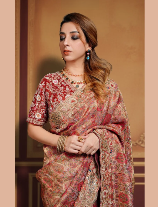 Vintage Maroon Hand-Woven Kashmiri Pashmina Silk Saree with Intricate Floral Jamawar Weave and Scalloped Zardosi Border - Image 2